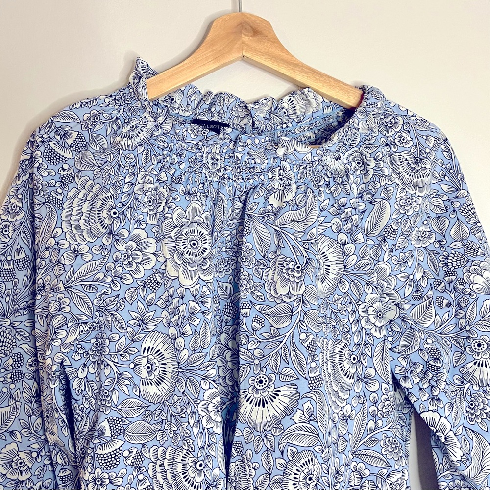 Talbots HERBACEOUS VINES SMOCKED TOP size medium. 26” long, 19” pit to‎ pit - Picture 5 of 11